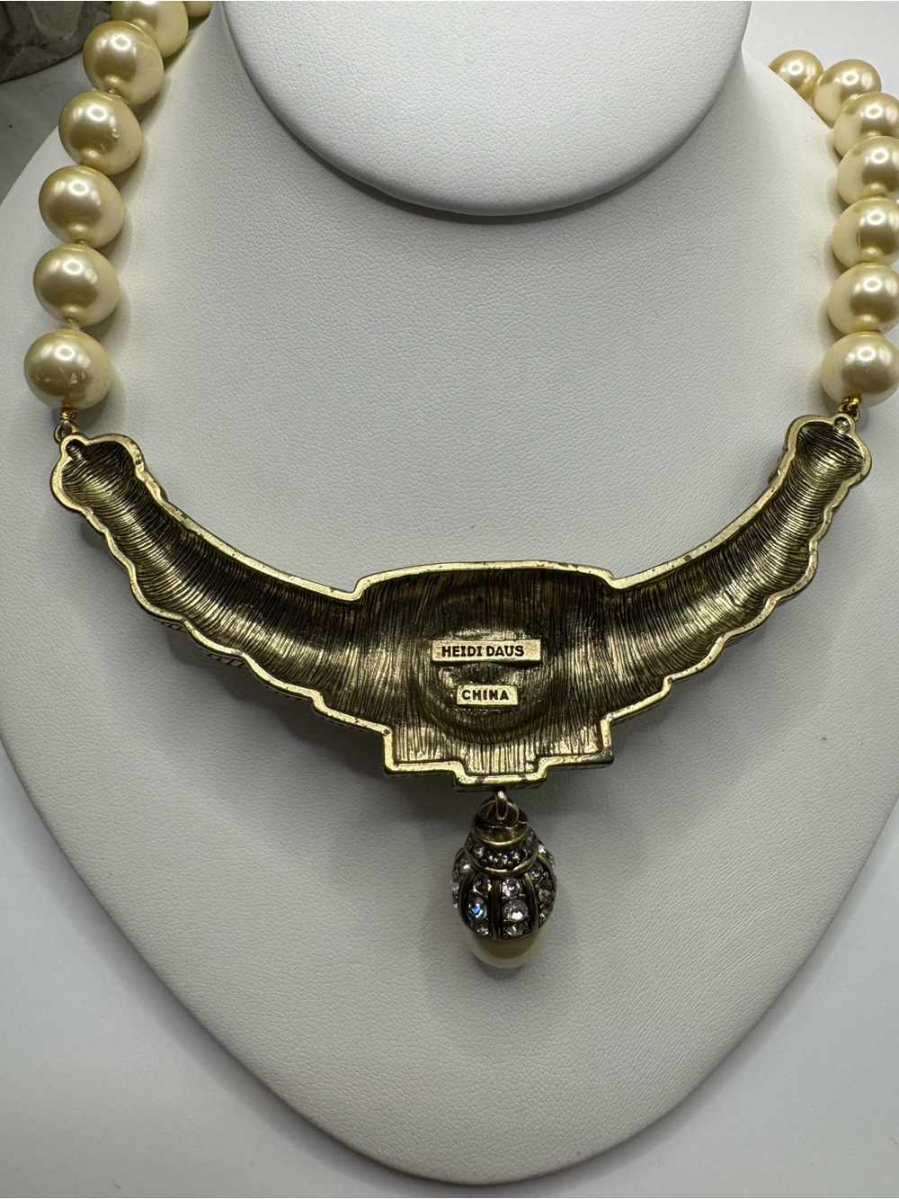 Heidi Daus “Lavish Layers” Art Deco style necklace, minor flaws as pictured. - Picture 6 of 8